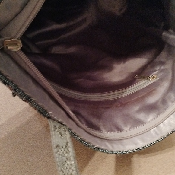 Beaded bag 9 X 12 beautiful design multicolor 22" handles - Picture 6 of 8